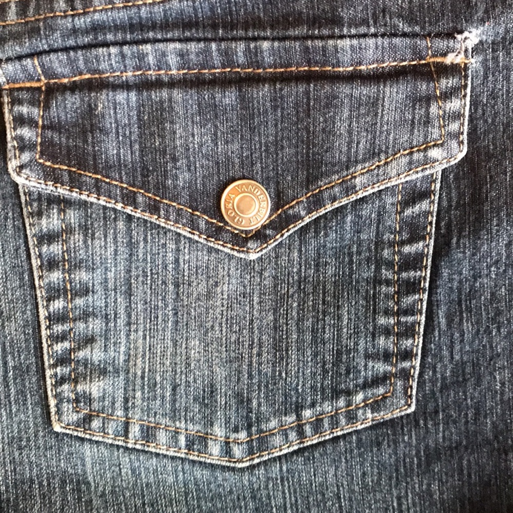 Gloria Vanderbilt “Amanda” Jeans - Picture 12 of 15